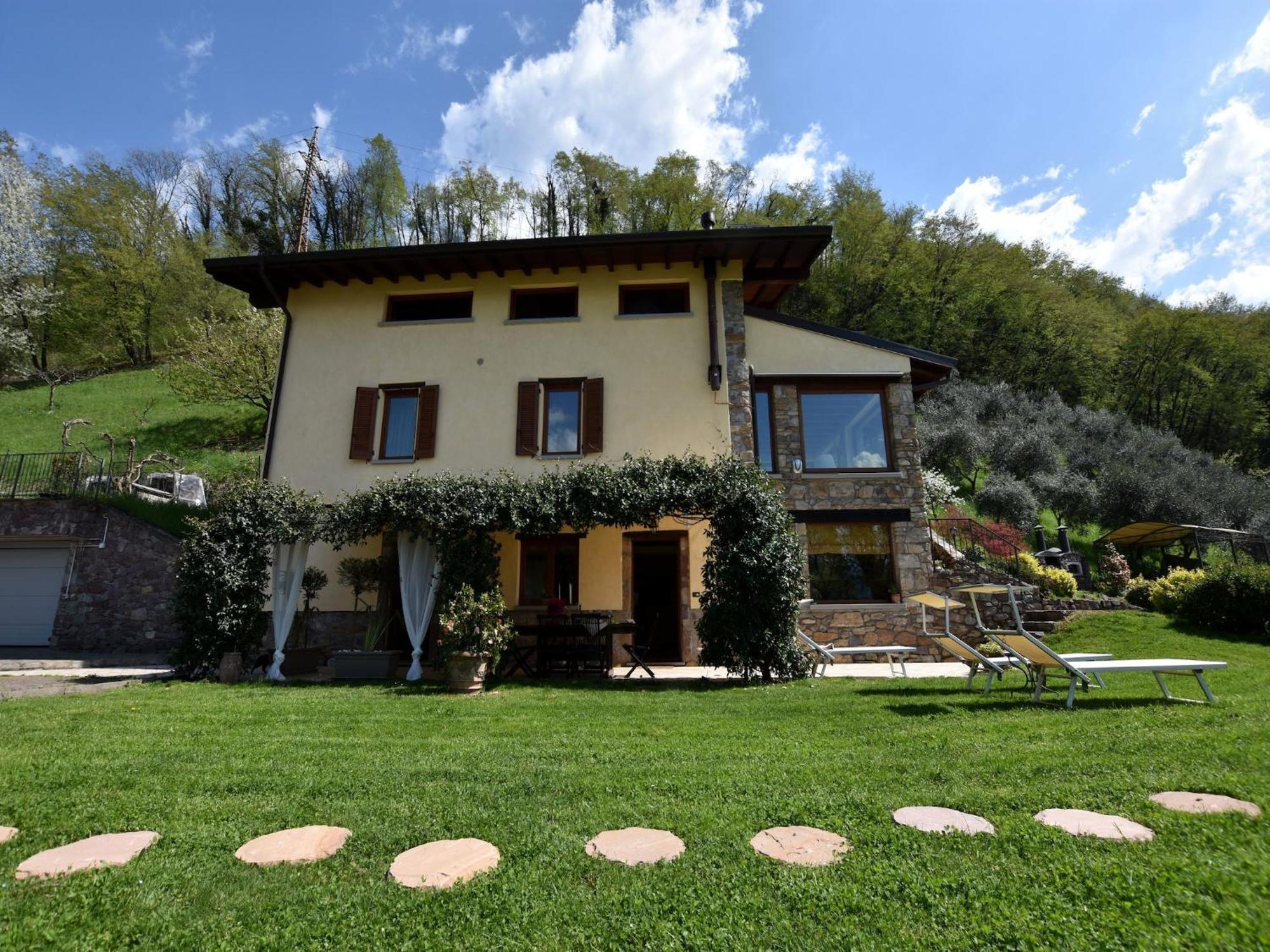 Villa In Pisogne With Pool Garden And Lake View Eksteriør bilde
