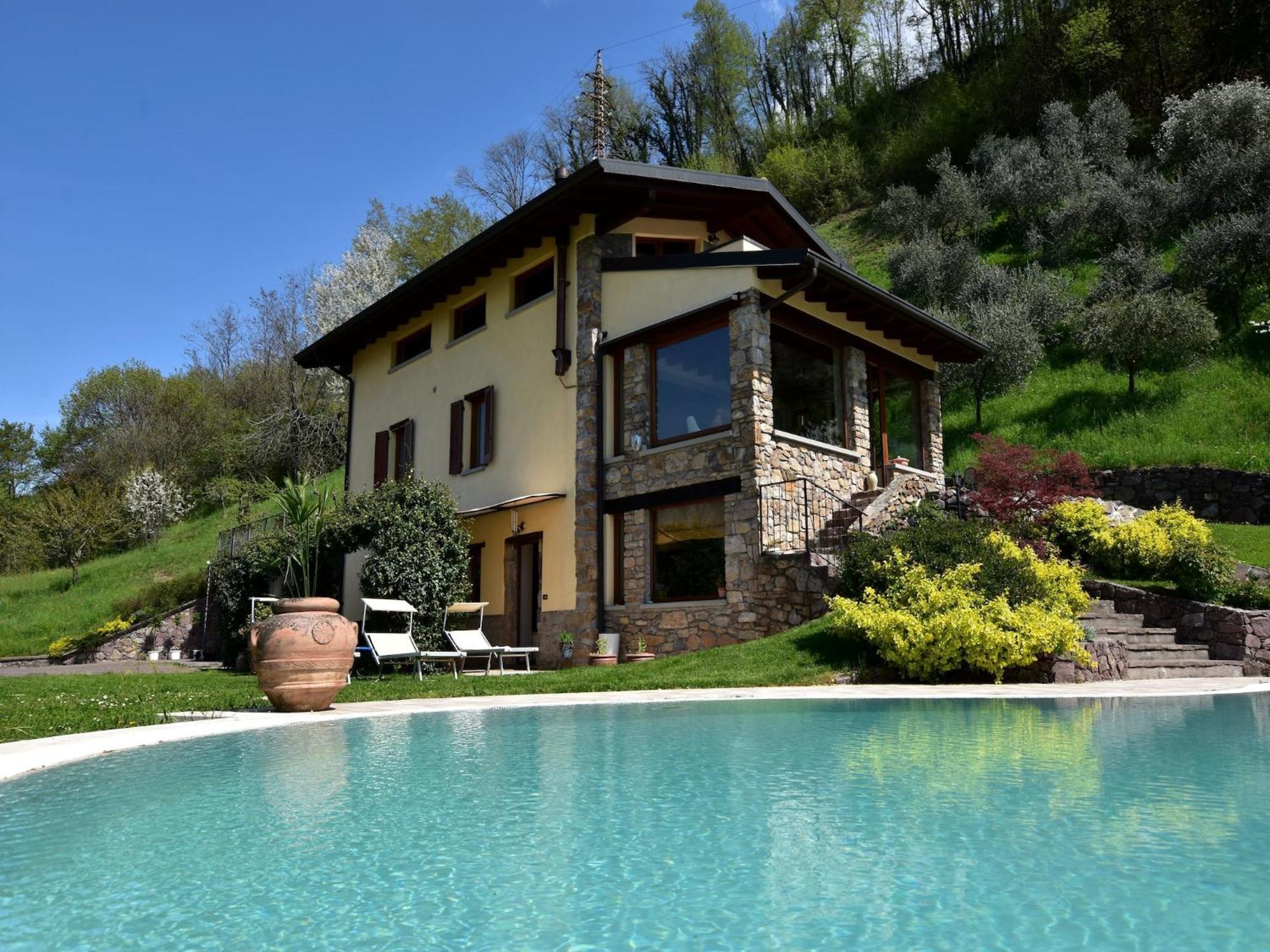 Villa In Pisogne With Pool Garden And Lake View Eksteriør bilde