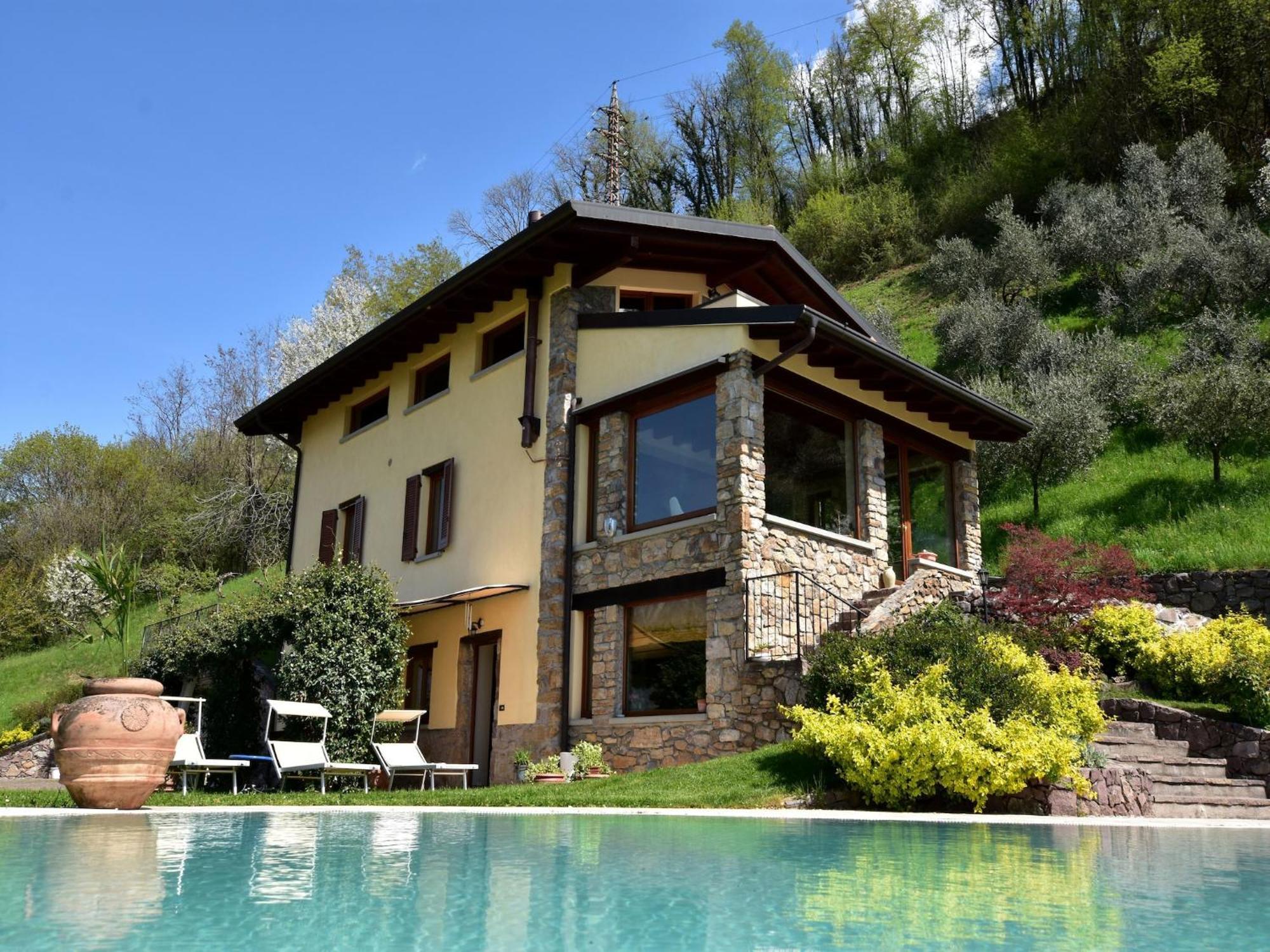 Villa In Pisogne With Pool Garden And Lake View Eksteriør bilde